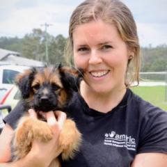 Dr Bonny Cumming with puppy